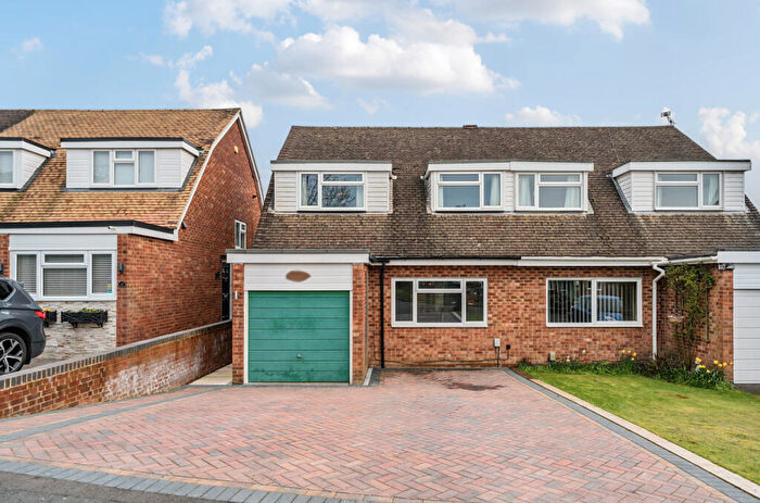 3 Bedroom Semi-Detached House For Sale In Brooklands Close, Farnham, Surrey, GU9