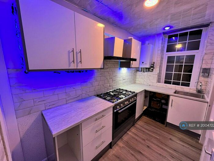 2 Bedroom Terraced House To Rent In Little Baines Street, Halifax, HX1