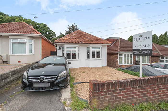 3 Bedroom Bungalow For Sale In Woodmill Lane, Bitterne Park, Southampton, Hampshire, SO18