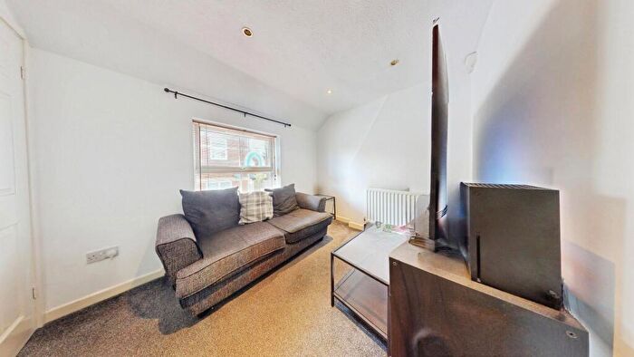 1 Bedroom Flat To Rent In Davis Terrace, Whitchurch, Cardiff, CF14