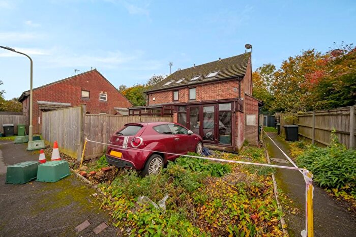 1 Bedroom Terraced House To Rent In Robertson Close, Newbury, RG14