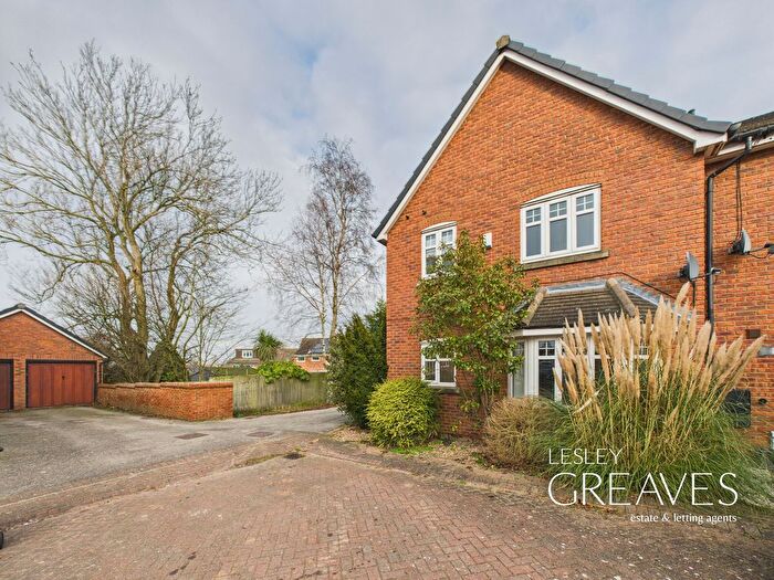 3 Bedroom Town House For Sale In Linden Place, Mapperley Plains, Nottingham, NG3