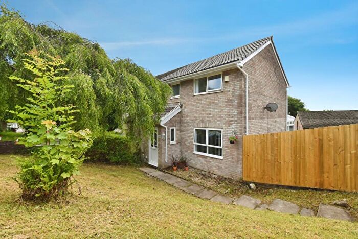 3 Bedroom Semi-Detached House For Sale In Denbigh Crescent, Ynysforgan, Swansea, SA6