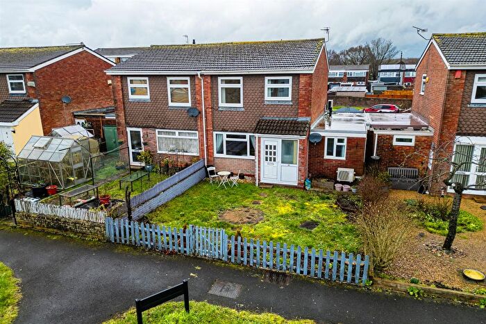 3 Bedroom Semi Detached House For Sale In Sycamore Drive, Patchway, Bristol, BS34