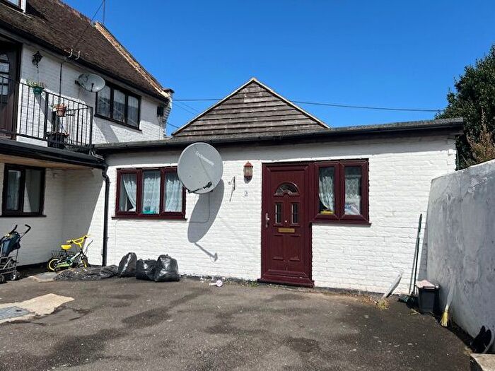 2 Bedroom Property To Rent In Stable Court, St. Marys Road, Faversham, ME13