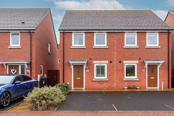 2 Bedroom Semi-Detached House To Rent In Woodpecker Close, West Bridgford, Nottingham, NG2