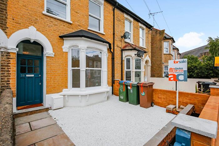 2 Bedroom Flat For Sale In Woodhouse Road, Leytonstone, E11