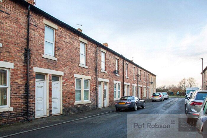 2 Bedroom Apartment To Rent In Coach Lane, Hazlerigg, Newcastle Upon Tyne, NE13