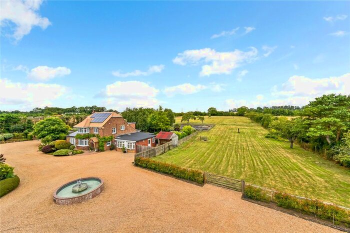 5 Bedroom Detached House For Sale In Lower Norton Lane, Buckland, Sittingbourne, Kent, ME9