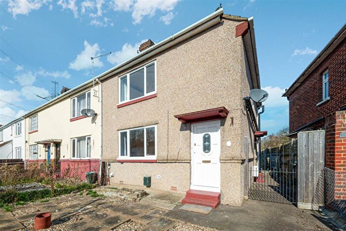 3 Bedroom Property To Rent In New Close, Colliers Wood, SW19