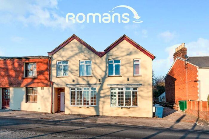 Apartment To Rent In Upper Hale Road, GU9