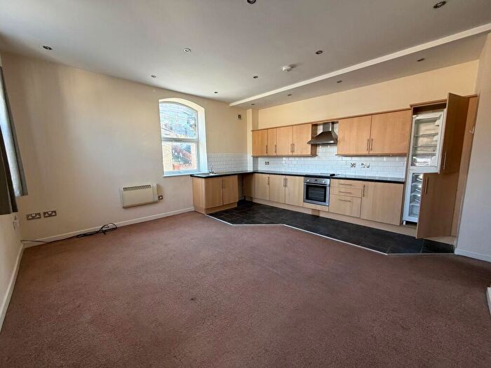 2 Bedroom Apartment For Sale In Browning Avenue, Halifax, HX3