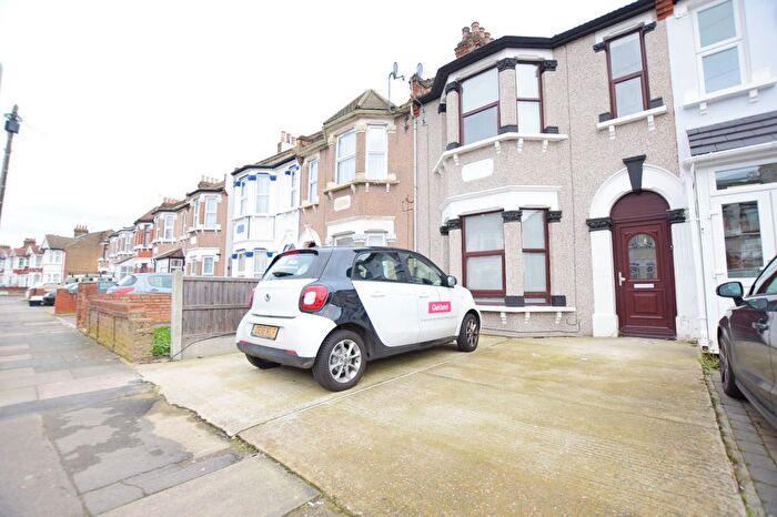 4 Bedroom Property To Rent In Balfour Road, Ilford, IG1
