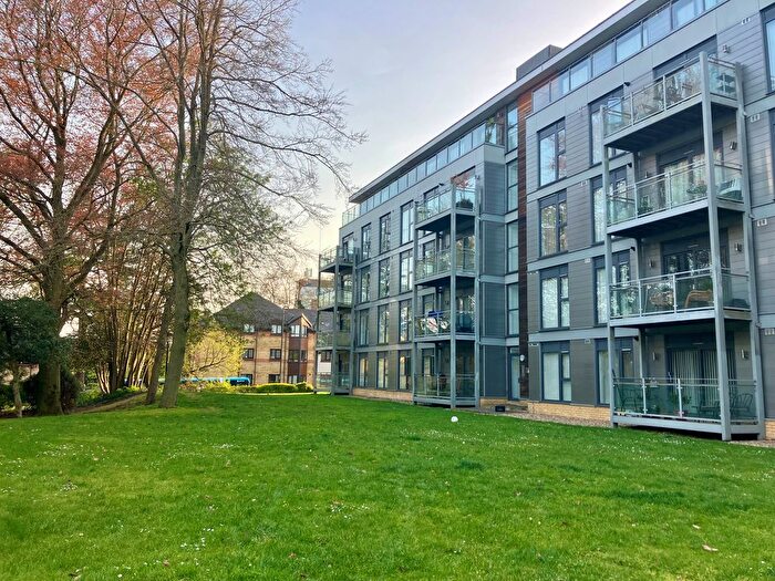 2 Bedroom Flat To Rent In Newsom Place, St Albans, AL1