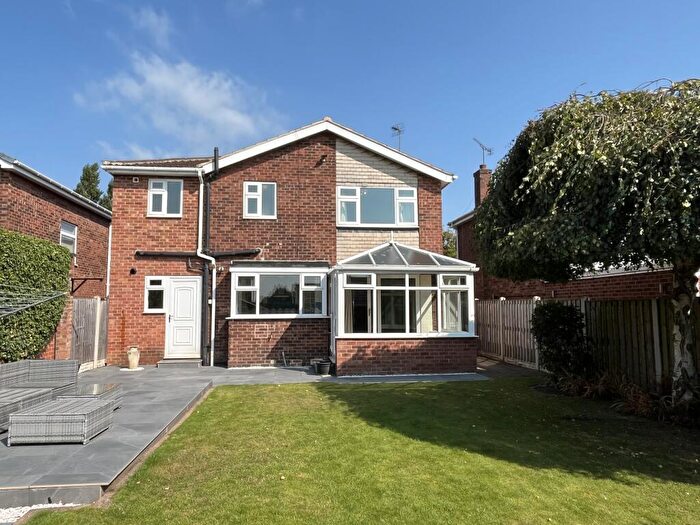 4 Bedroom House To Rent In Longfield Drive, Bessacarr, DN4