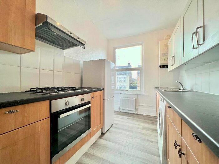 1 Bedroom Flat To Rent In Lodge Road, Croydon, CR0