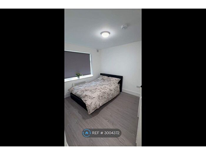 Studio To Rent In Rostella Road, London, SW17