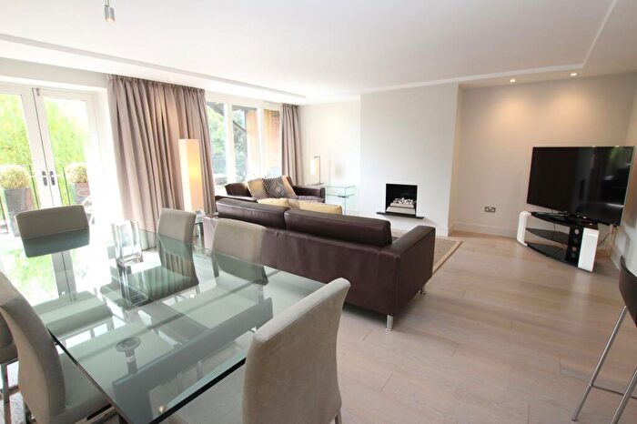 2 Bedroom Flat To Rent In Cavendish Place Cavendish Crescent South, Nottingham., NG7