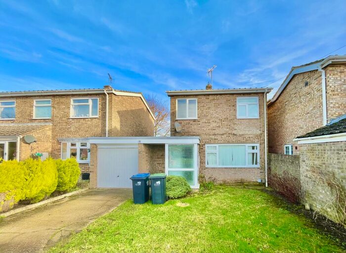 3 Bedroom House To Rent In The Chase, Ely, CB6