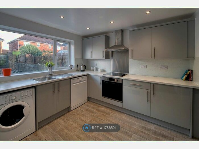 4 Bedroom Terraced House To Rent In Sandbach Road, Bristol, BS4