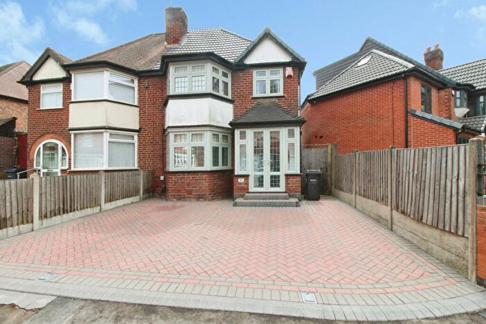 3 Bedroom Semi Detached House For Sale In Mansfield Road, Yardley, Birmingham, West Midlands, B25