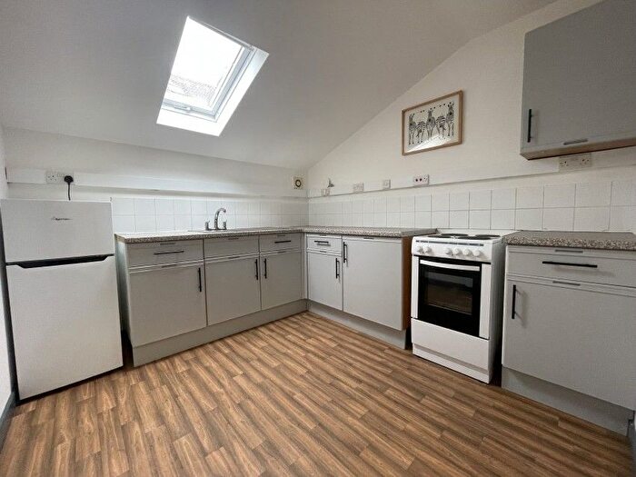 6 Bedroom Flat To Rent In Francis Street, Swansea, SA1