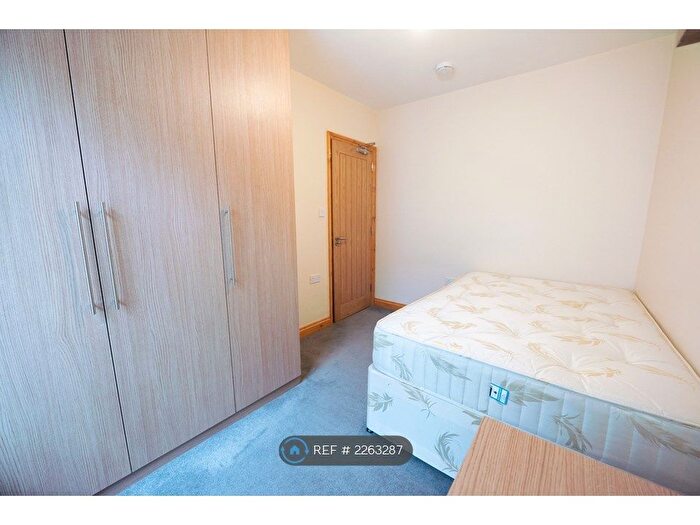 6 Bedroom Terraced House To Rent In De Beauvoir Road, Reading, RG1