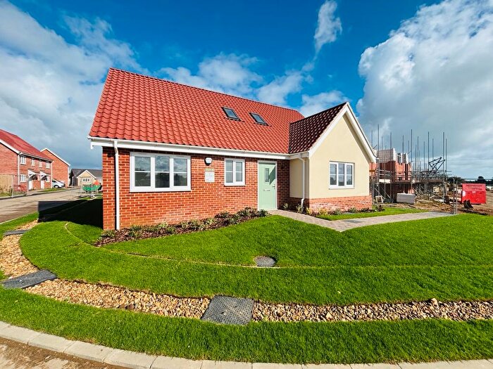 4 Bedroom Detached House For Sale In Orchard Meadow, Scratby, Great Yarmouth, NR29