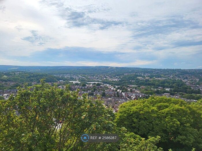 3 Bedroom Semi-Detached House To Rent In Derbyshire Lane, Sheffield, S8