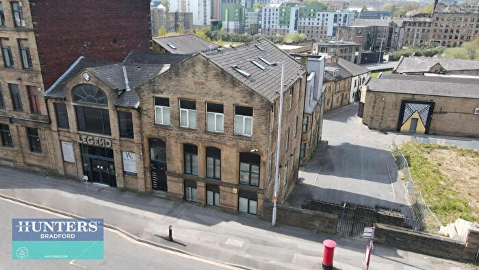 2 Bedroom Flat To Rent In Sunbridge Road, Bradford, West Yorkshire, BD1