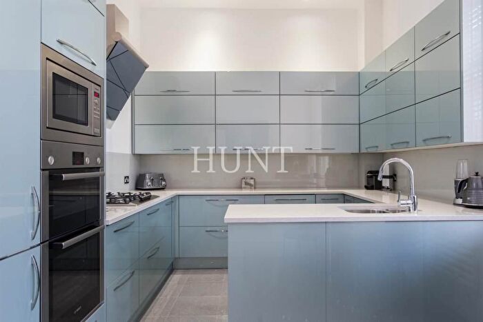 2 Bedroom Flat For Sale In Sutherland House, Repton Park, Woodford Green, Essex, IG8