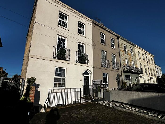 2 Bedroom Maisonette To Rent In London Road, Deal, CT14