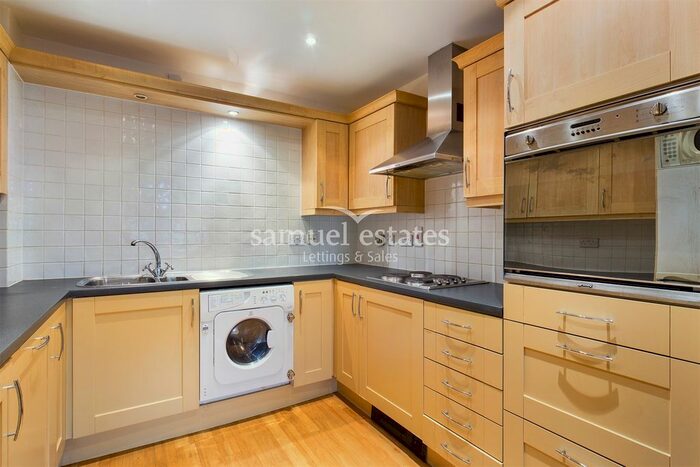 1 Bedroom Flat To Rent In London Road, London, SW16