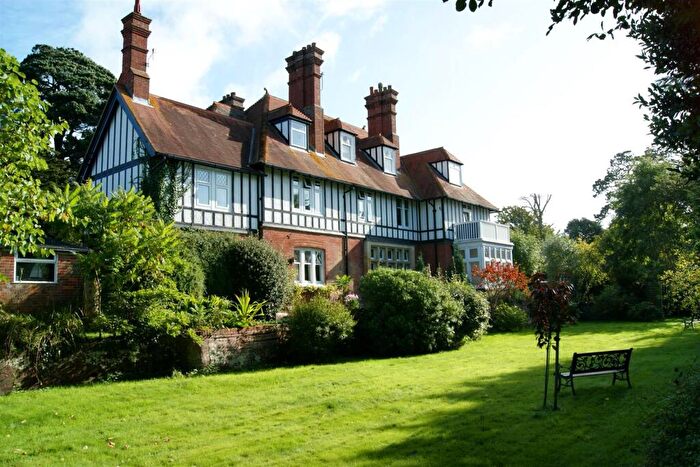 2 Bedroom Apartment To Rent In Freshwater Bay, Isle Of Wight, PO40