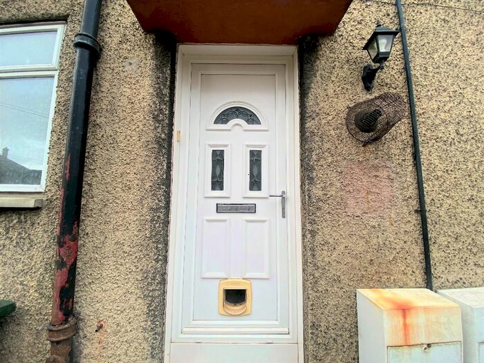 2 Bedroom Flat To Rent In Broomlea Crescent, Carrick Knowe, Edinburgh, EH12