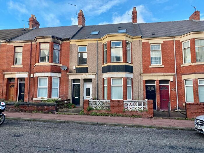 2 Bedroom Flat To Rent In Simonside Terrace, Newcastle Upon Tyne, NE6