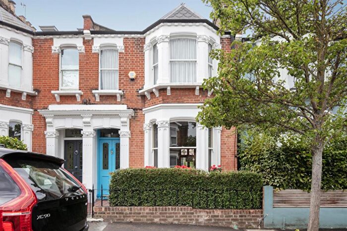 3 Bedroom Terraced House For Sale In Harlescott Road, Nunhead, SE15