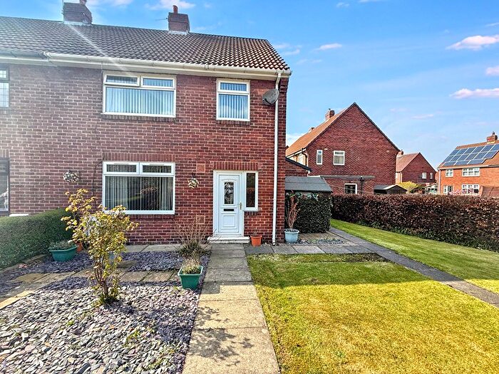 3 Bedroom Semi-Detached House For Sale In Thornhill Gardens, Burnopfield, Newcastle Upon Tyne, NE16