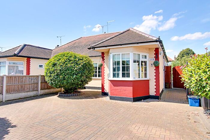 2 Bedroom Semi-Detached Bungalow For Sale In Hampton Gardens, Southend-On-Sea, SS2