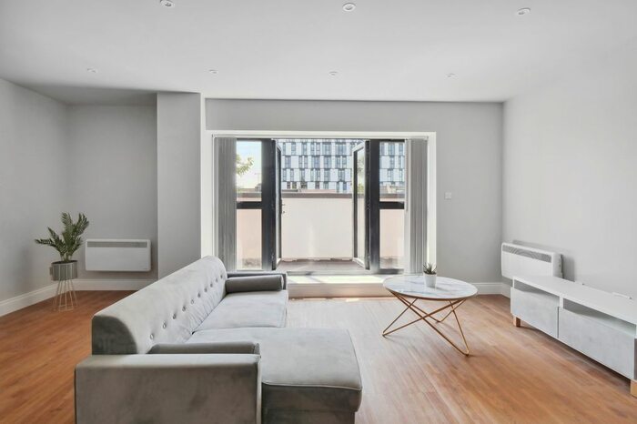 1 Bedroom Flat To Rent In Tandon House, Park Lane, Croydon, Surrey, CR0