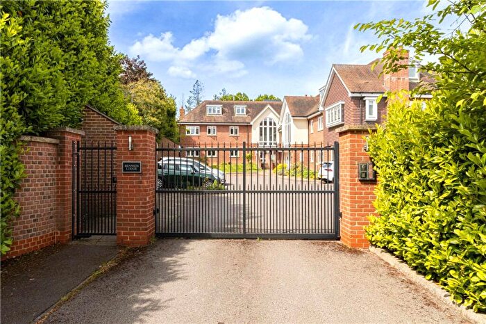 2 Bedroom Flat To Rent In Leyton Road, Harpenden, AL5