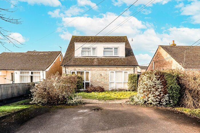 1 Bedroom Maisonette For Sale In Black Bourton Road, Carterton, Oxfordshire, OX18