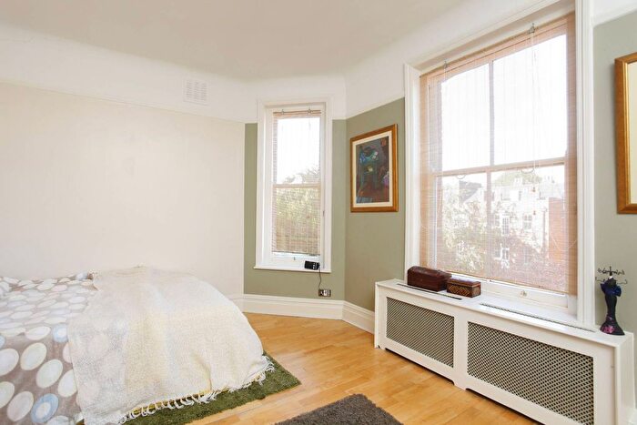 2 Bedroom Flat For Sale In Elgin Avenue, Maida Vale, London, W9