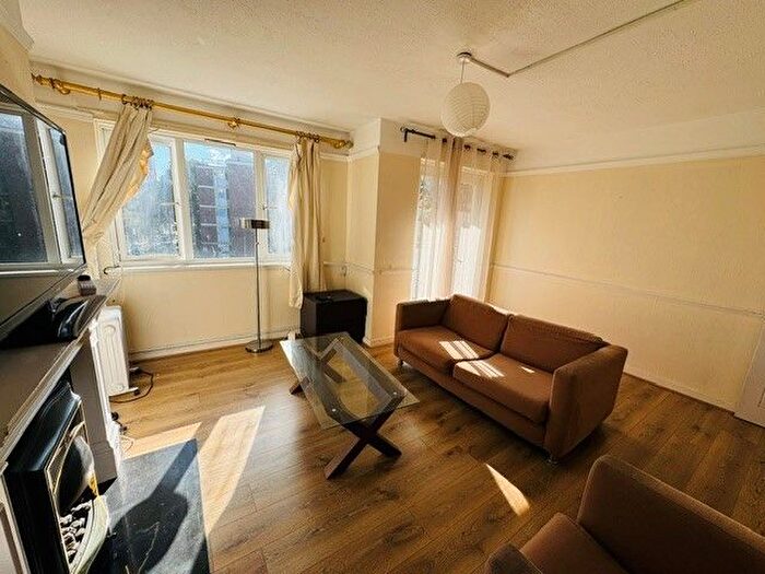 3 Bedroom Flat To Rent In Shaftesbury Court, Shaftesbury Street, London, N1