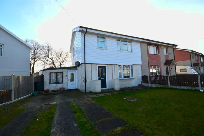 3 Bedroom Semi-Detached House To Rent In Queens Park Drive, Castleford, WF10