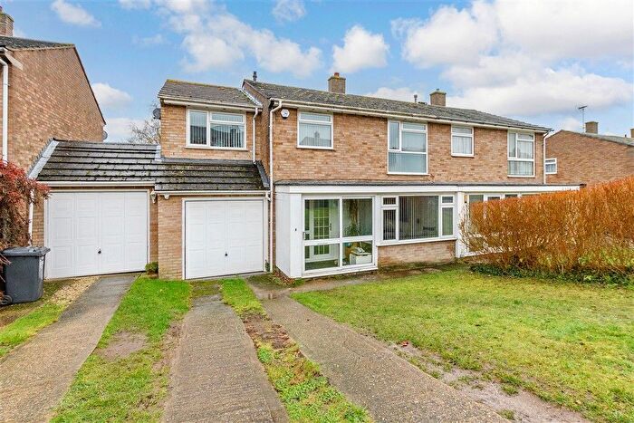 4 Bedroom Semi-Detached House For Sale In Northdown Road, Longfield, Kent, DA3