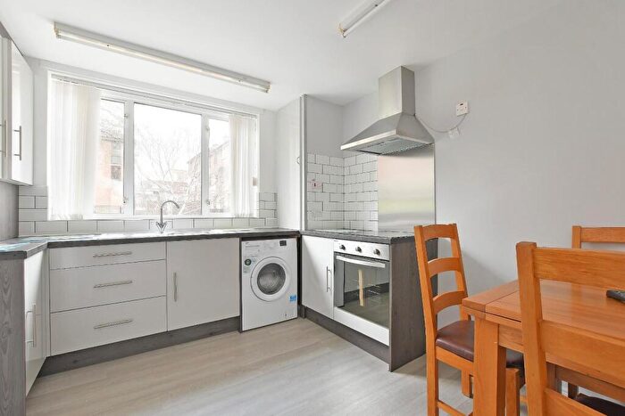 3 Bedroom Maisonette To Rent In Netherthorpe Crescent, Netherthorpe, S3