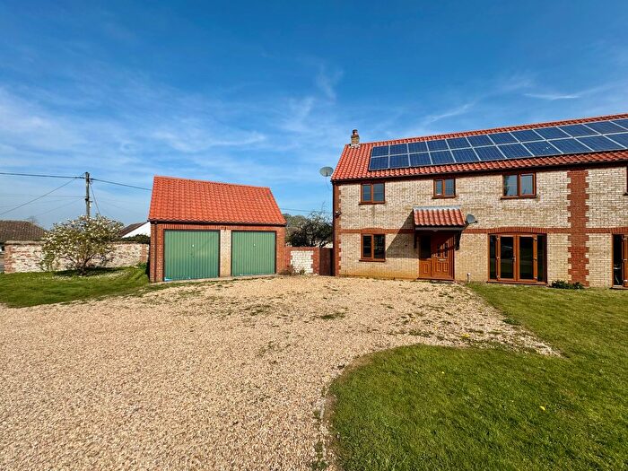 4 Bedroom Semi-Detached House To Rent In Cloughs Farm, Hythe Road, Methwold, IP26