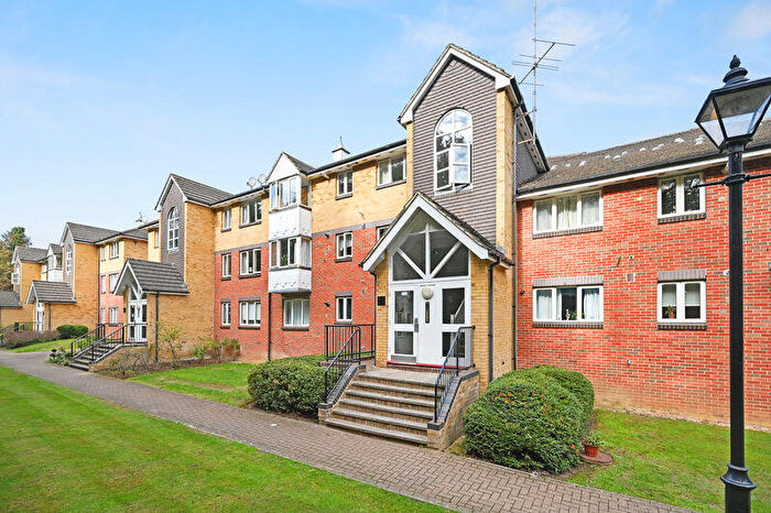 2 Bedroom Flat For Sale In Uxbridge Road, Pinner, HA5