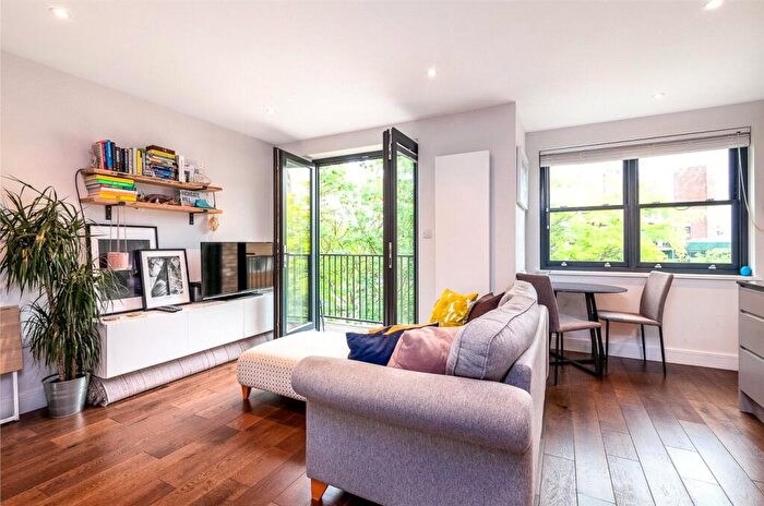 1 Bedroom Apartment To Rent In Gordon Close, Archway, London, N19